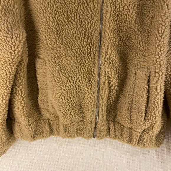 Urban Heritage Fleece | Size Small - Picture 6 of 8